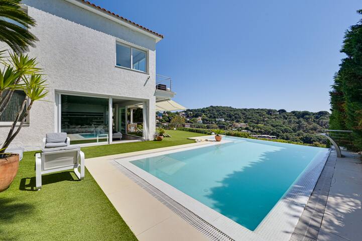 ★ CoastalVillas – Villa Harmony ★ gallery image 5