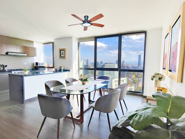 Luxurious & Amazing View+King Bed+Pool – 3 Br 2 Bt gallery image 2