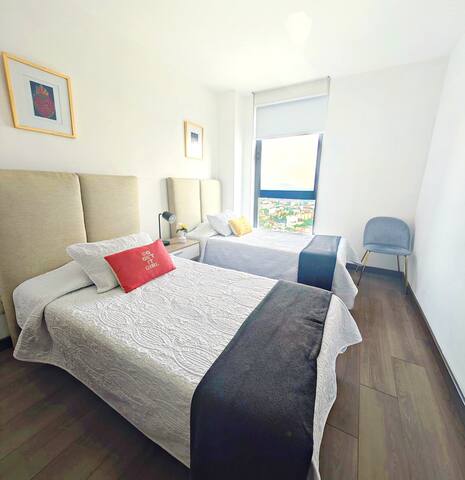 Luxurious & Amazing View+King Bed+Pool – 3 Br 2 Bt gallery image 3