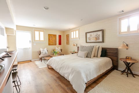 Chic and Cozy Suite with Private Entrance