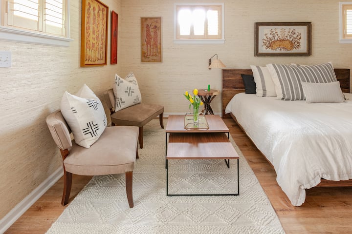 Chic And Cozy Suite With Private Entrance - Shelter Island, NY