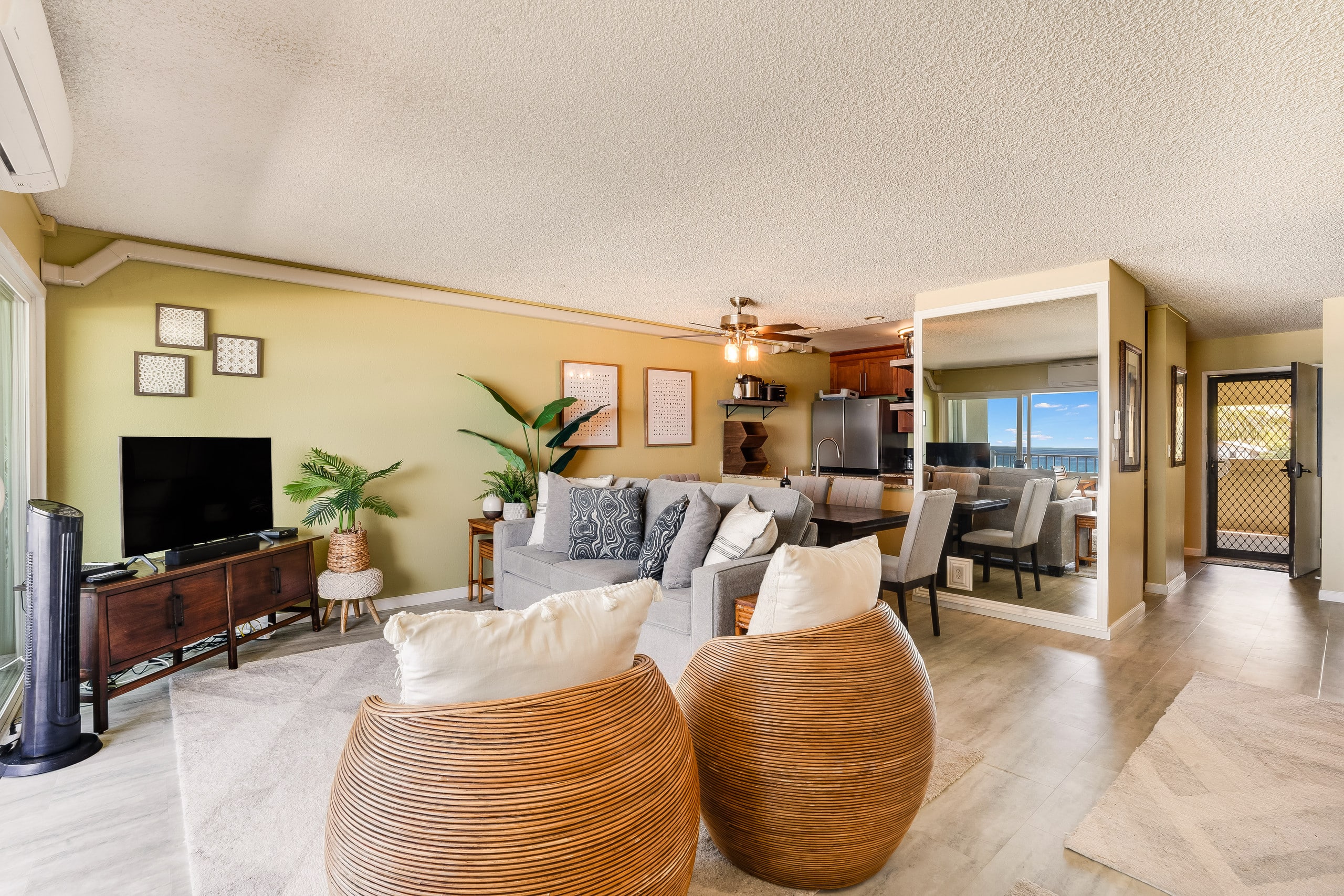 Condo in Kailua-Kona · ★4.95 · 2 bedrooms · 4 beds · 2 baths - Image 3
