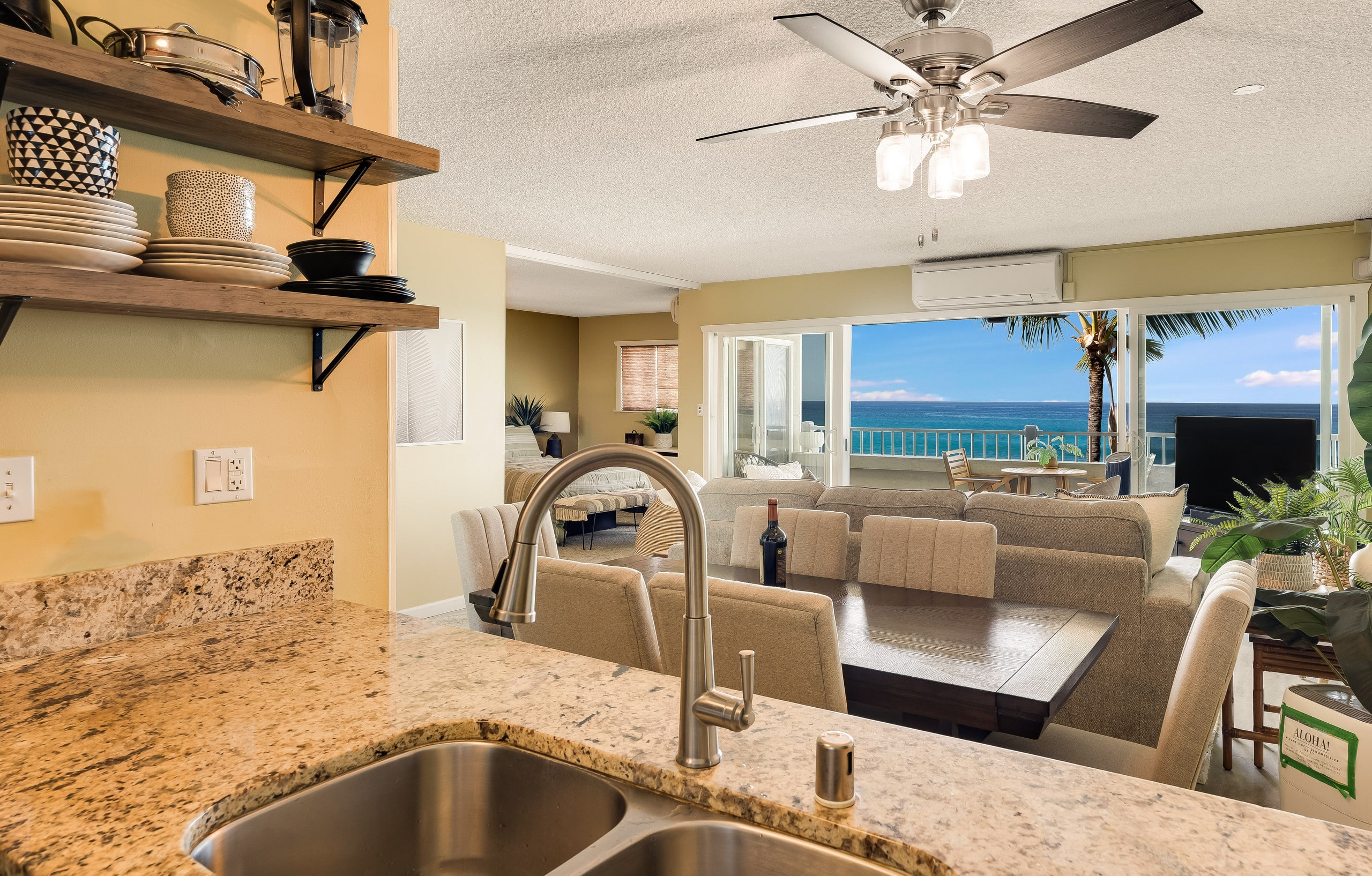 Condo in Kailua-Kona · ★4.95 · 2 bedrooms · 4 beds · 2 baths - Image 7