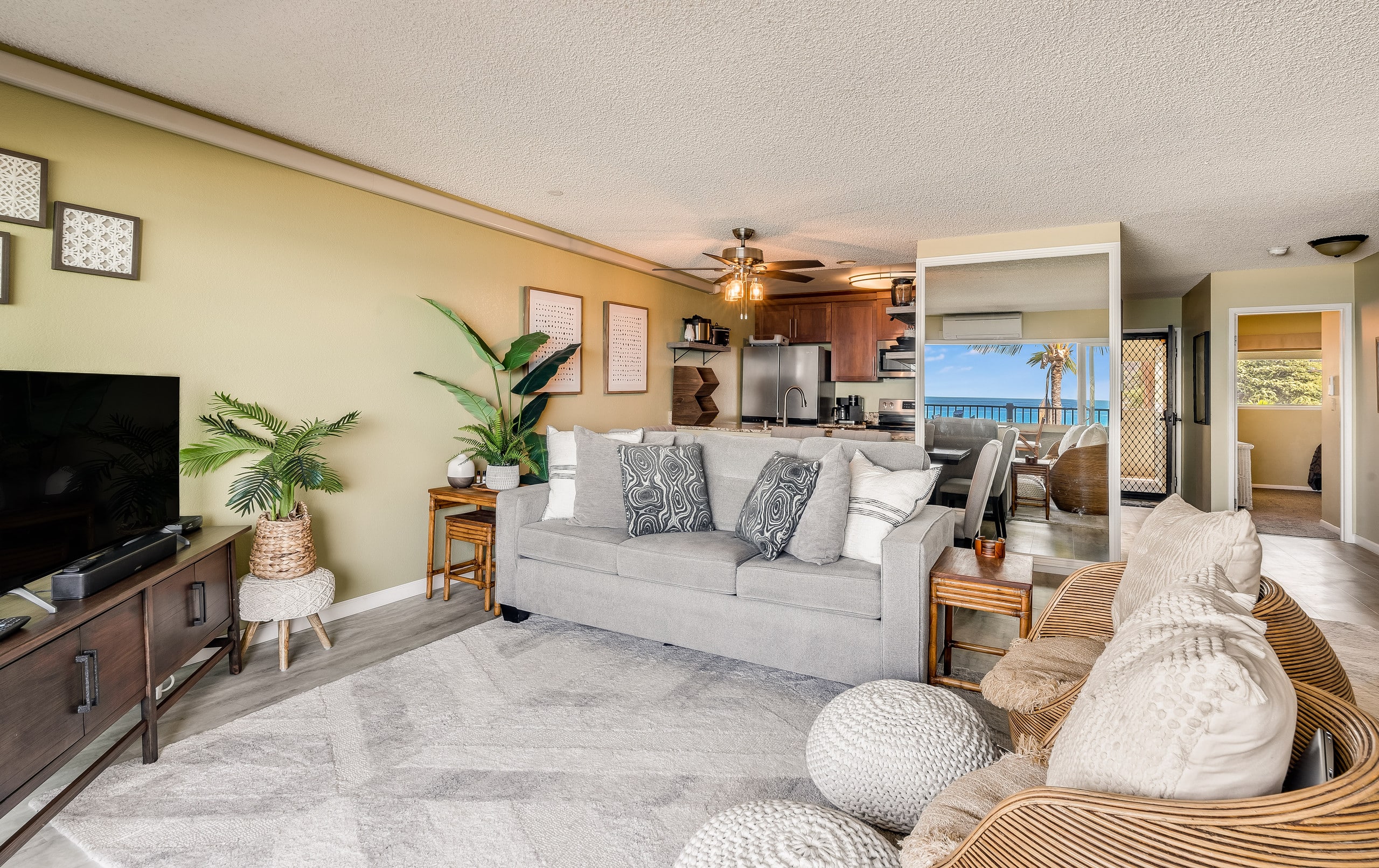 Condo in Kailua-Kona · ★4.95 · 2 bedrooms · 4 beds · 2 baths - Image 4