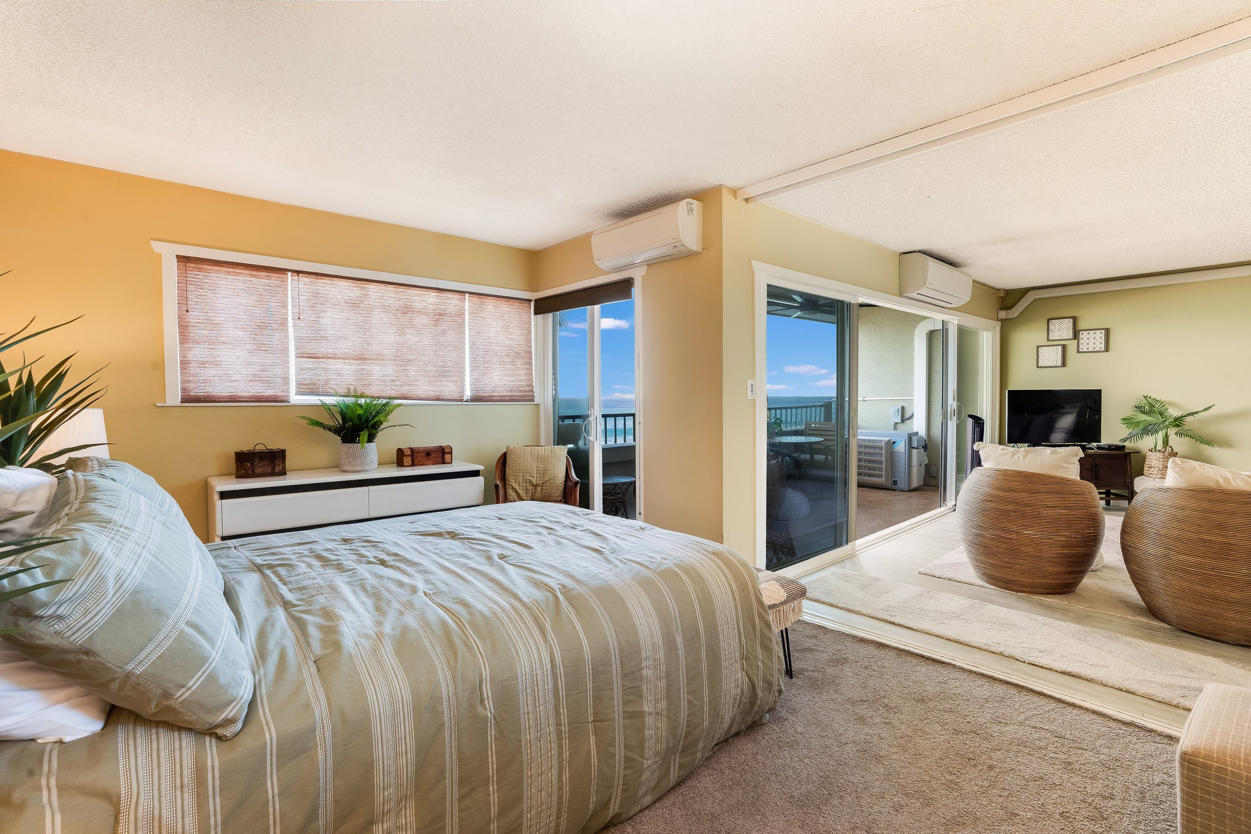 Condo in Kailua-Kona · ★4.95 · 2 bedrooms · 4 beds · 2 baths - Image 14