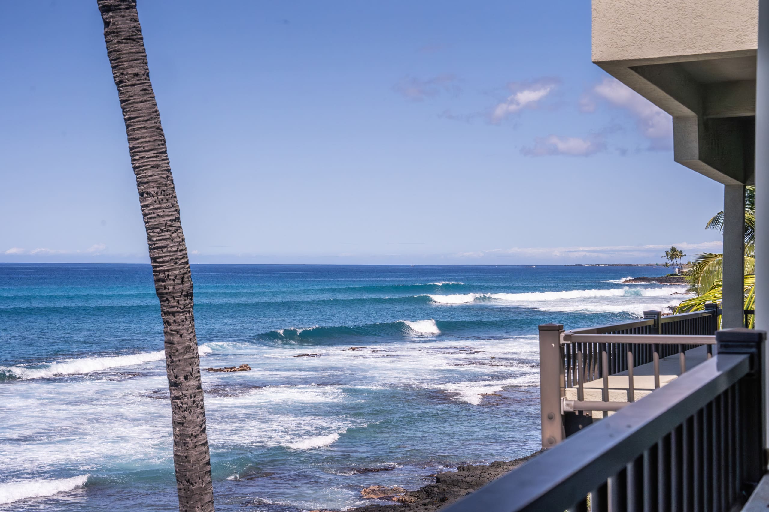 Condo in Kailua-Kona · ★4.95 · 2 bedrooms · 4 beds · 2 baths - Image 25
