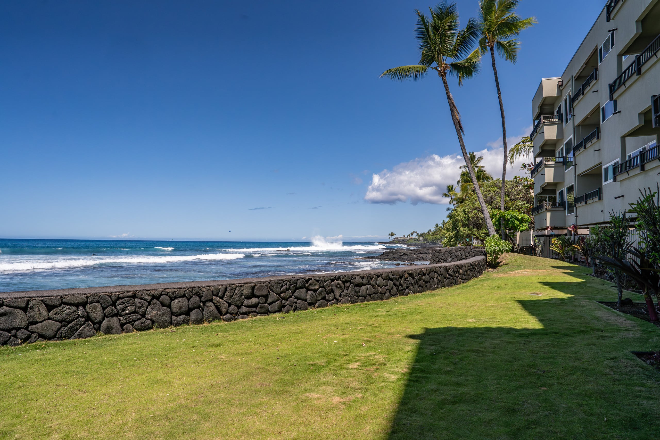 Condo in Kailua-Kona · ★4.95 · 2 bedrooms · 4 beds · 2 baths - Image 40