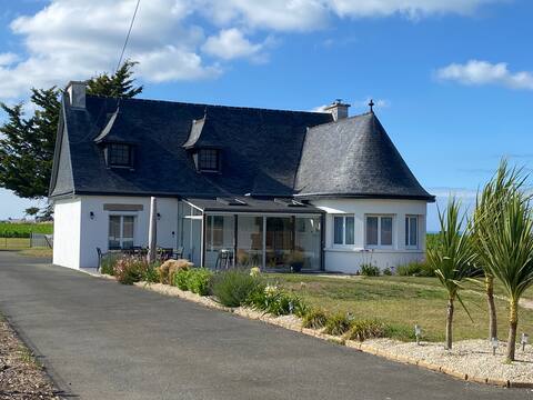 Quiet house near beaches