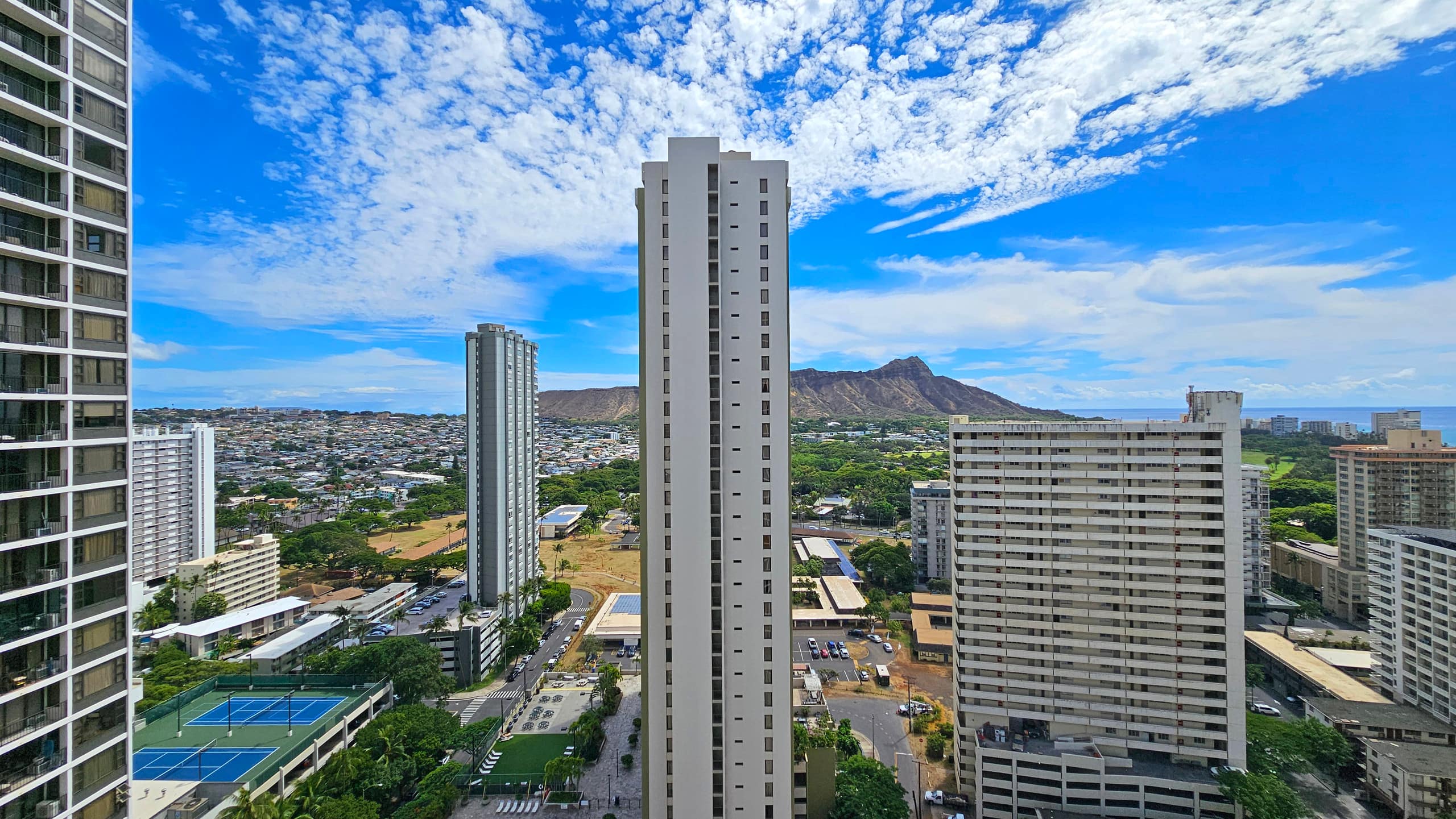 Condo in Honolulu · ★4.7 · 1 bedroom · 2 beds · 1 shared bath - Image 21