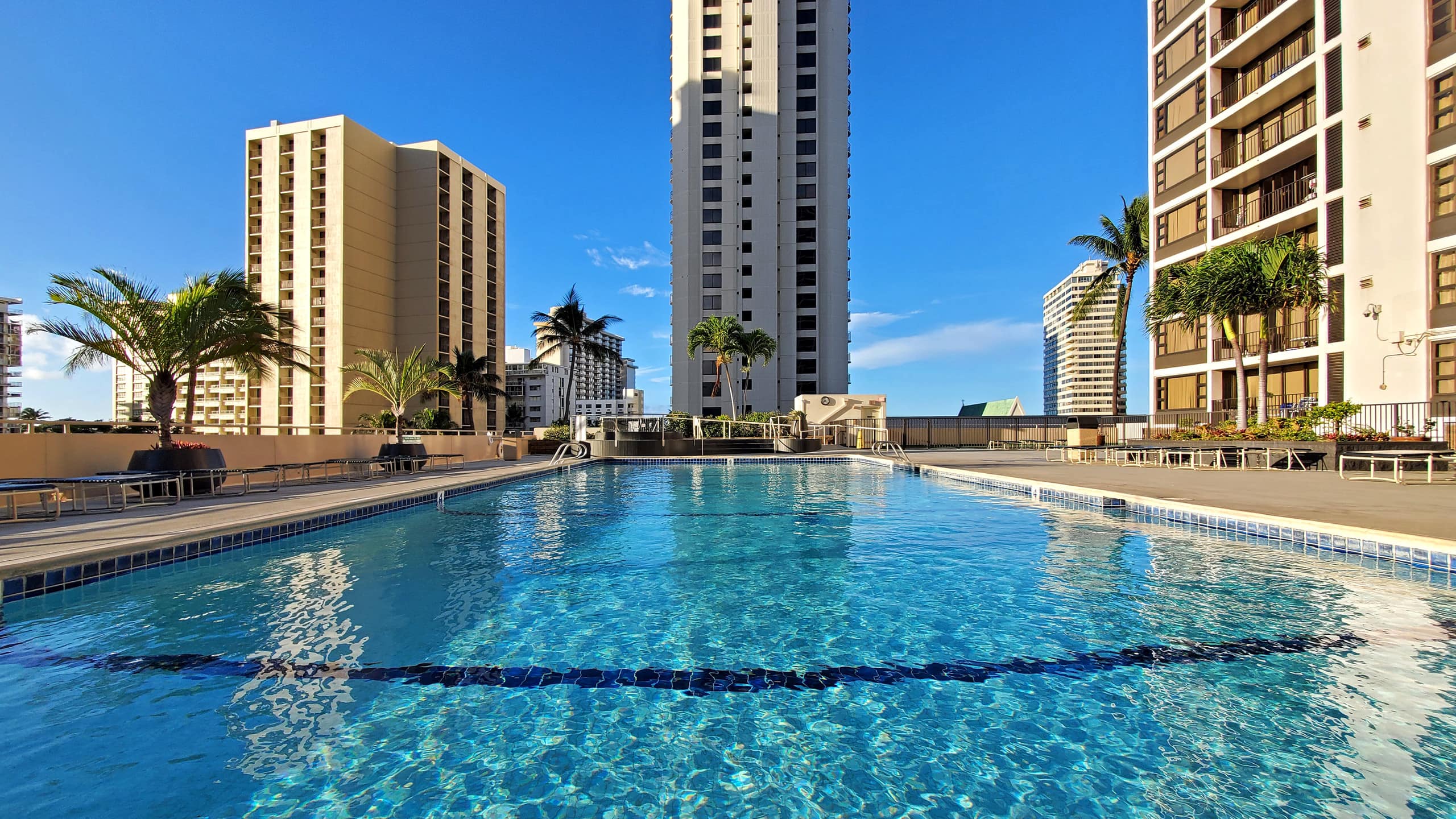 Condo in Honolulu · ★4.7 · 1 bedroom · 2 beds · 1 shared bath - Image 13