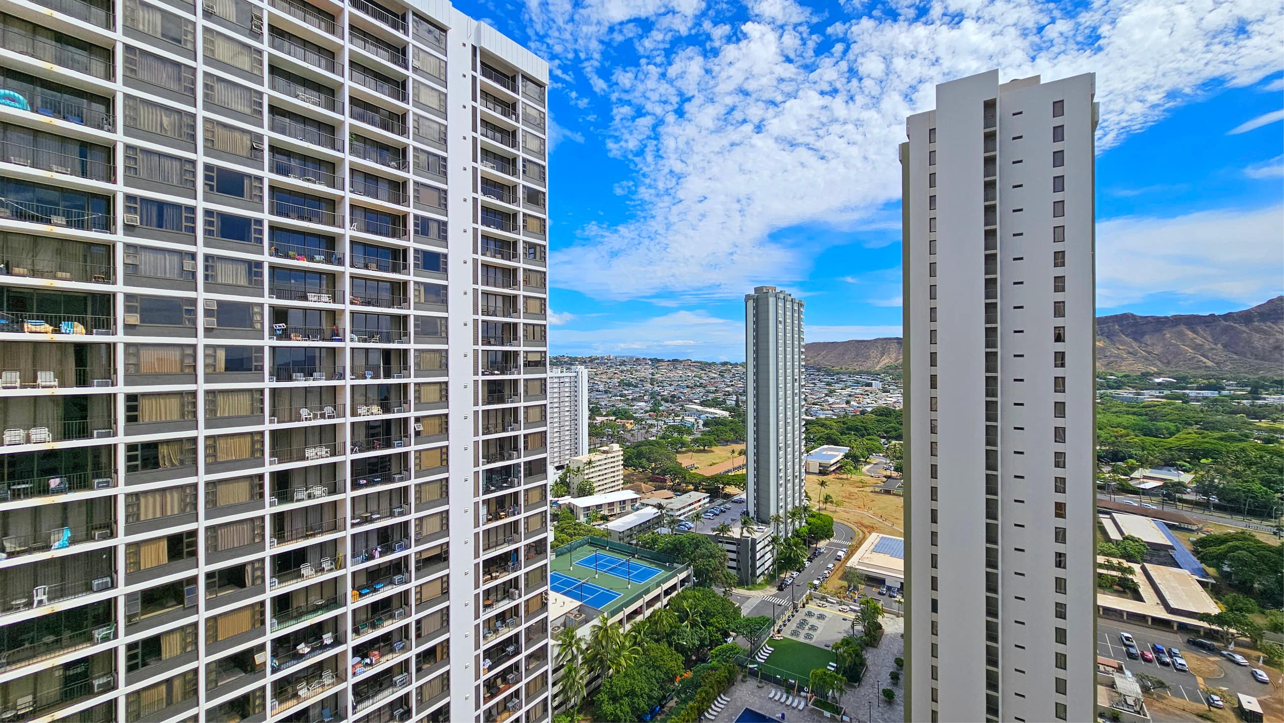 Condo in Honolulu · ★4.7 · 1 bedroom · 2 beds · 1 shared bath - Image 23