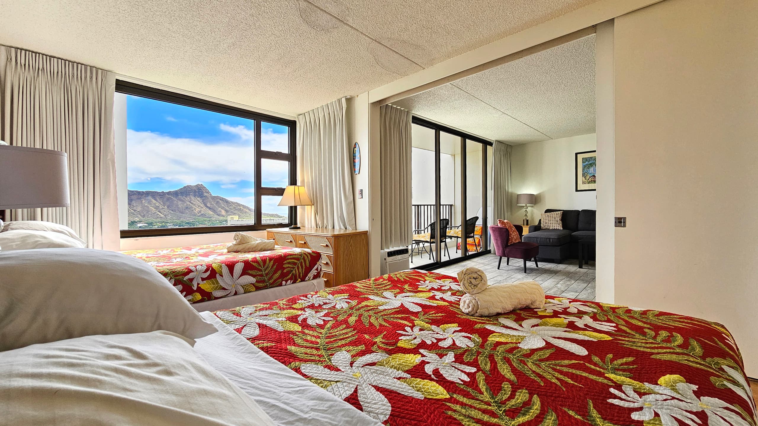 Condo in Honolulu · ★4.7 · 1 bedroom · 2 beds · 1 shared bath - Image 1