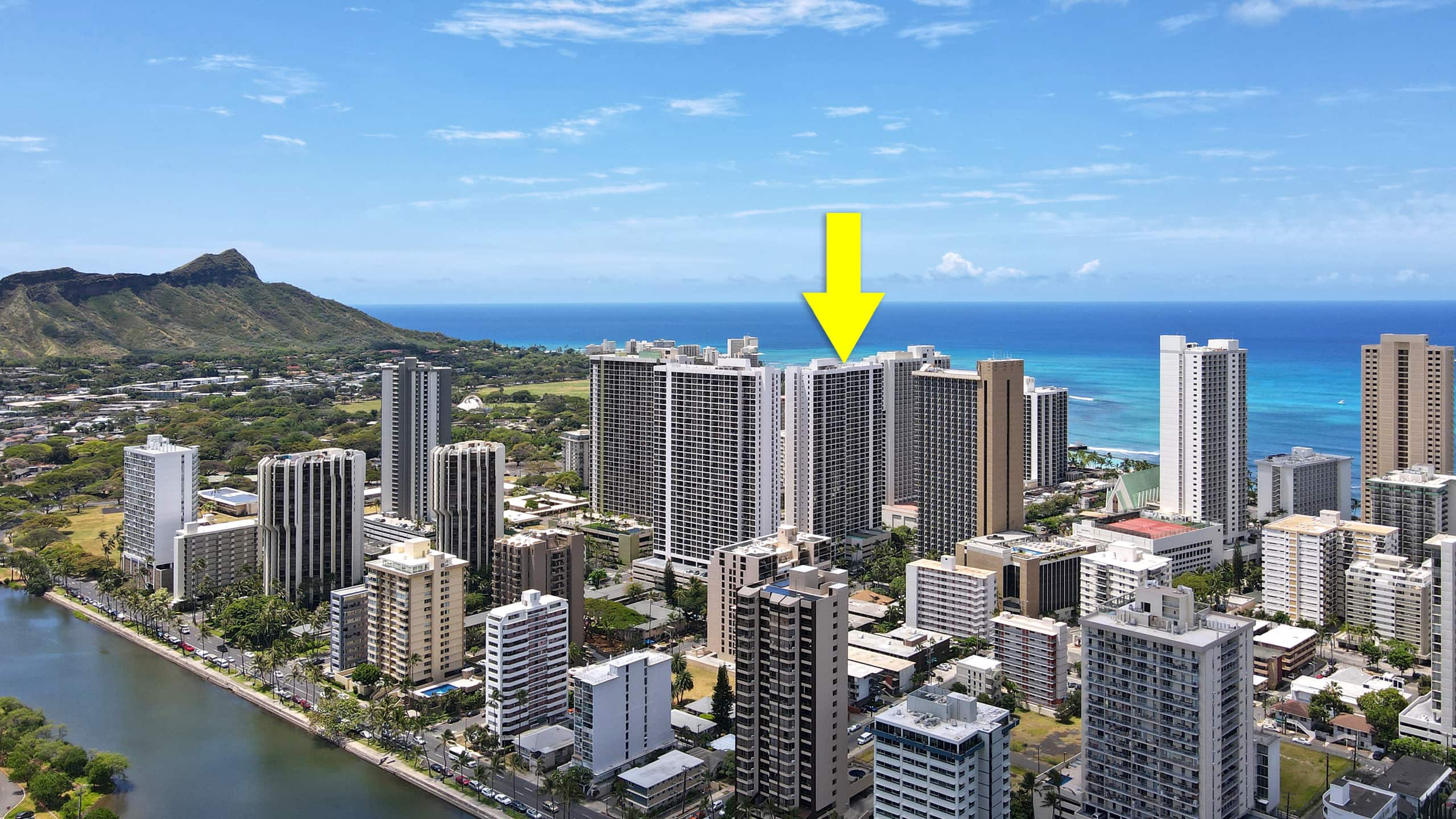 Condo in Honolulu · ★4.7 · 1 bedroom · 2 beds · 1 shared bath - Image 2