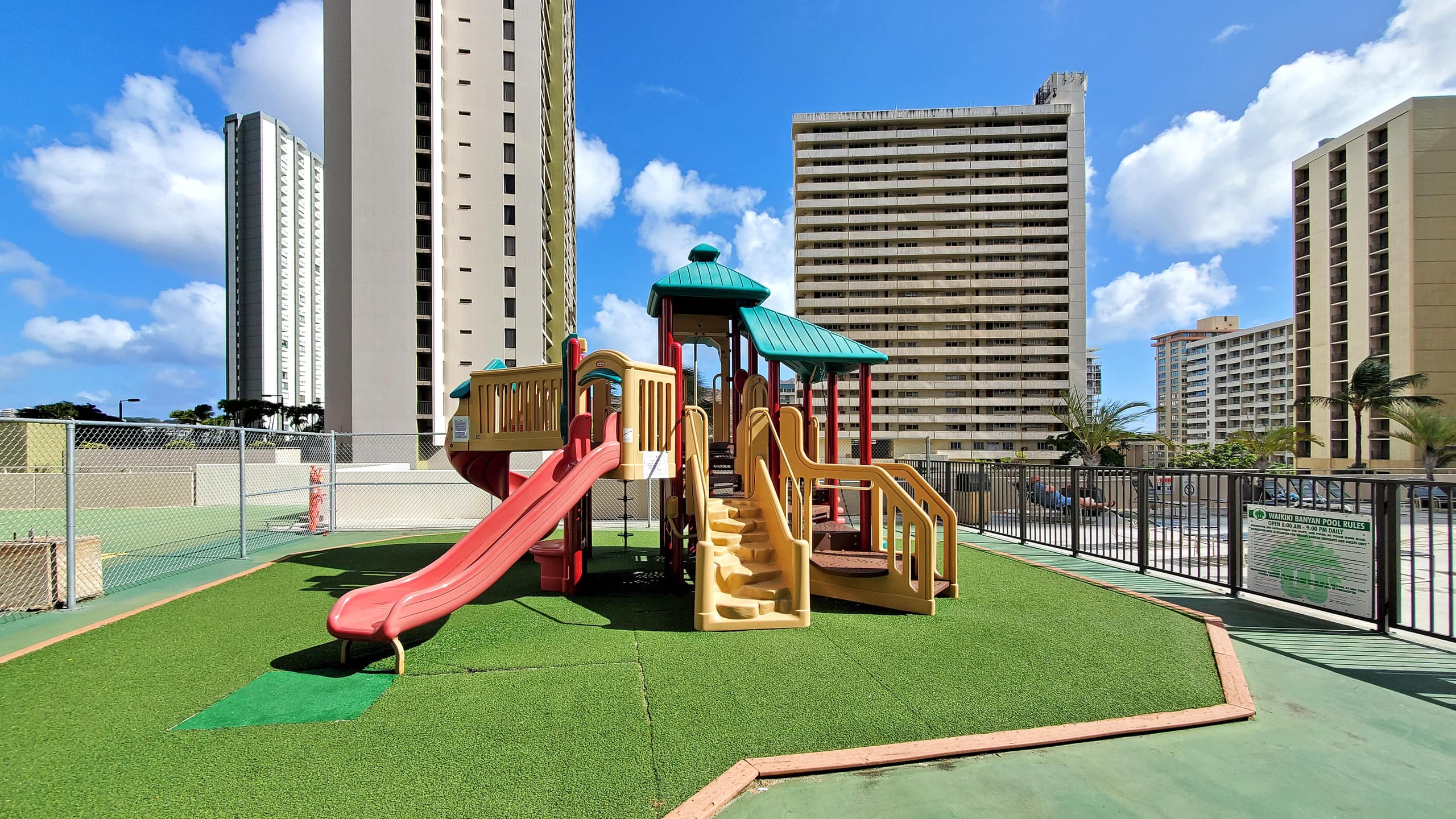 Condo in Honolulu · ★4.7 · 1 bedroom · 2 beds · 1 shared bath - Image 32