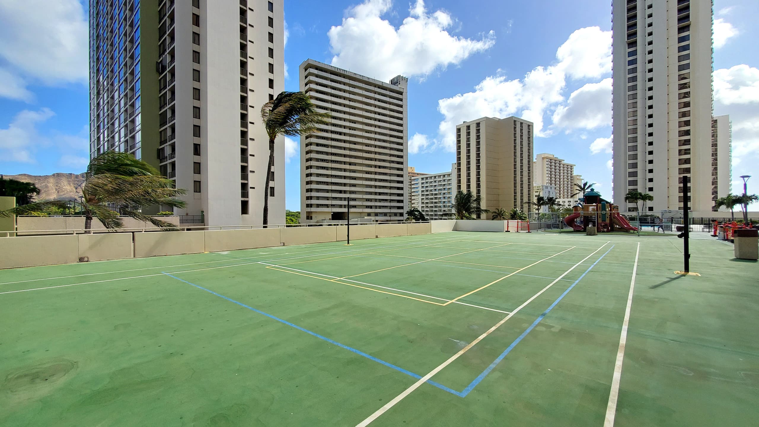 Condo in Honolulu · ★4.7 · 1 bedroom · 2 beds · 1 shared bath - Image 33