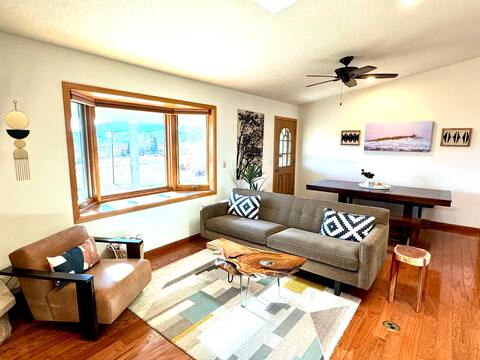 Spacious Mountain Retreat with Deck Views