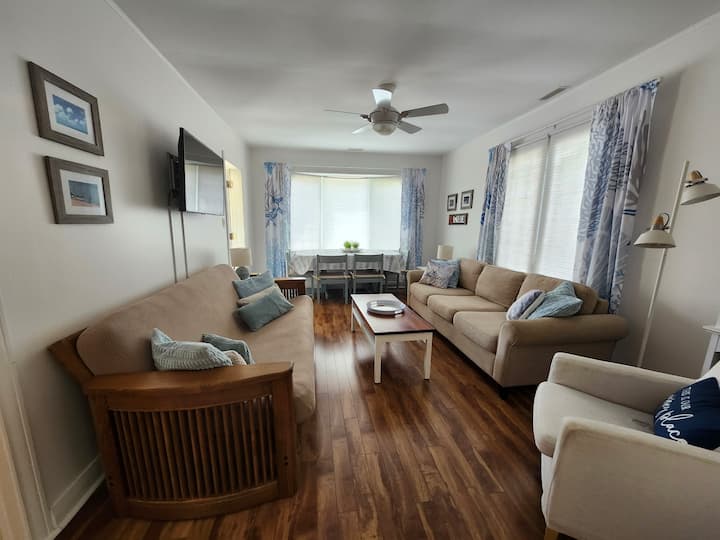 A Cozy Family Cottage With Room To Play! - Fort Erie