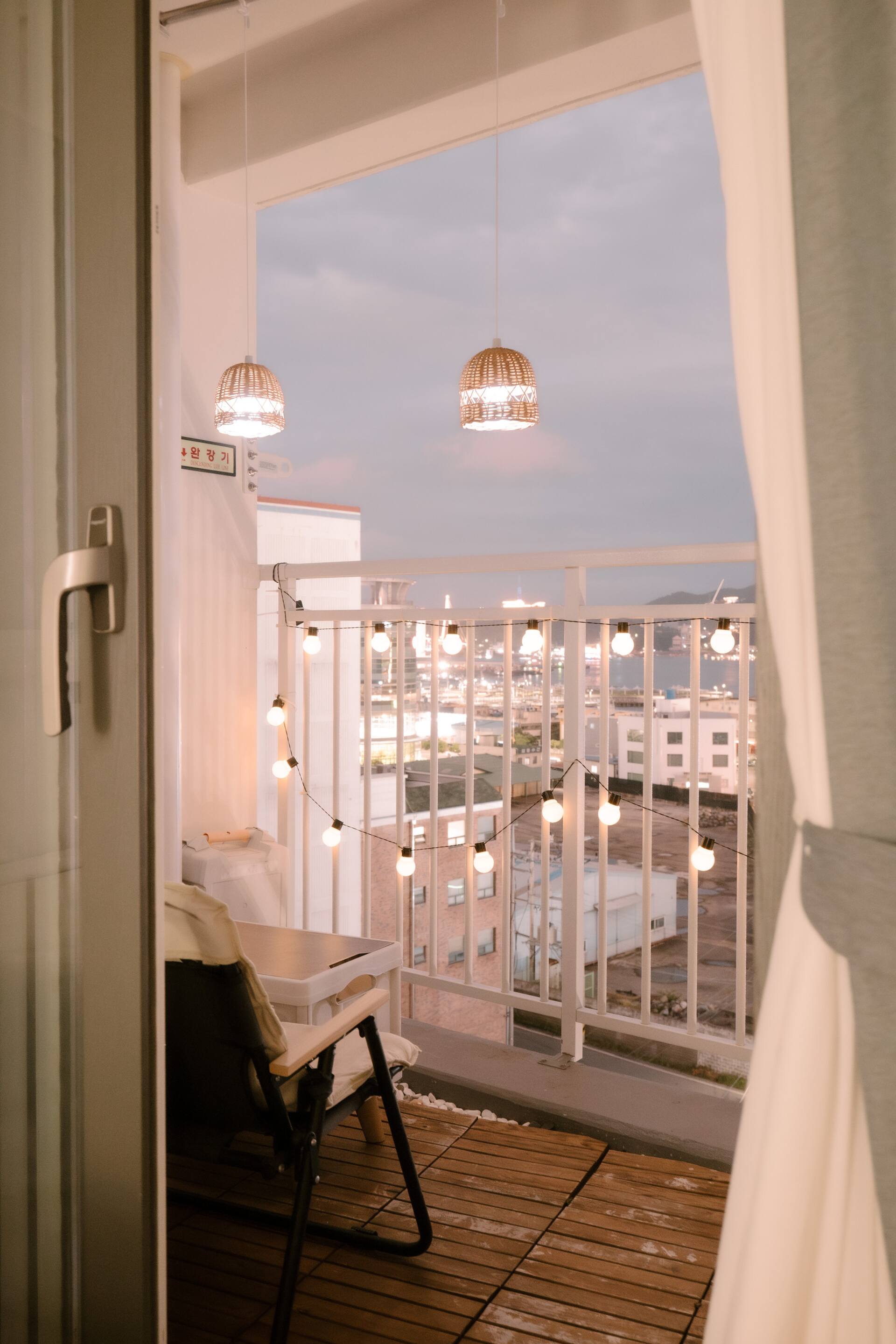 Woohil House # 26-year renovation # ocean view # minimalist style # warm atmosphere # terrace # comfort # free parking # Superhost