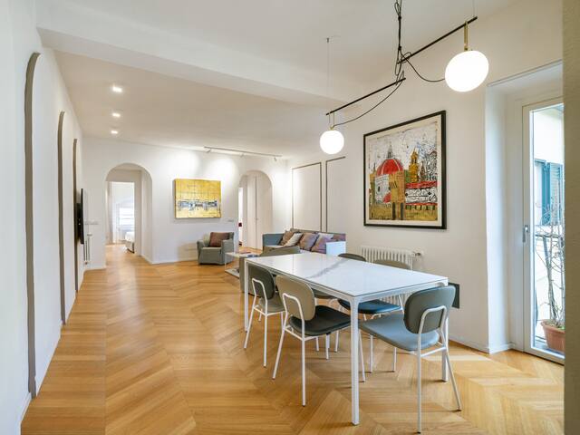 Duomo New Luxury Apartment 3 Bedrooms 3 Bathrooms gallery image 5