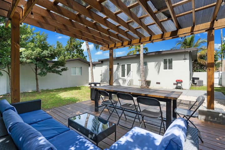 Villa Gia Large Home Near Brickell Miami Beach - Miami, FL