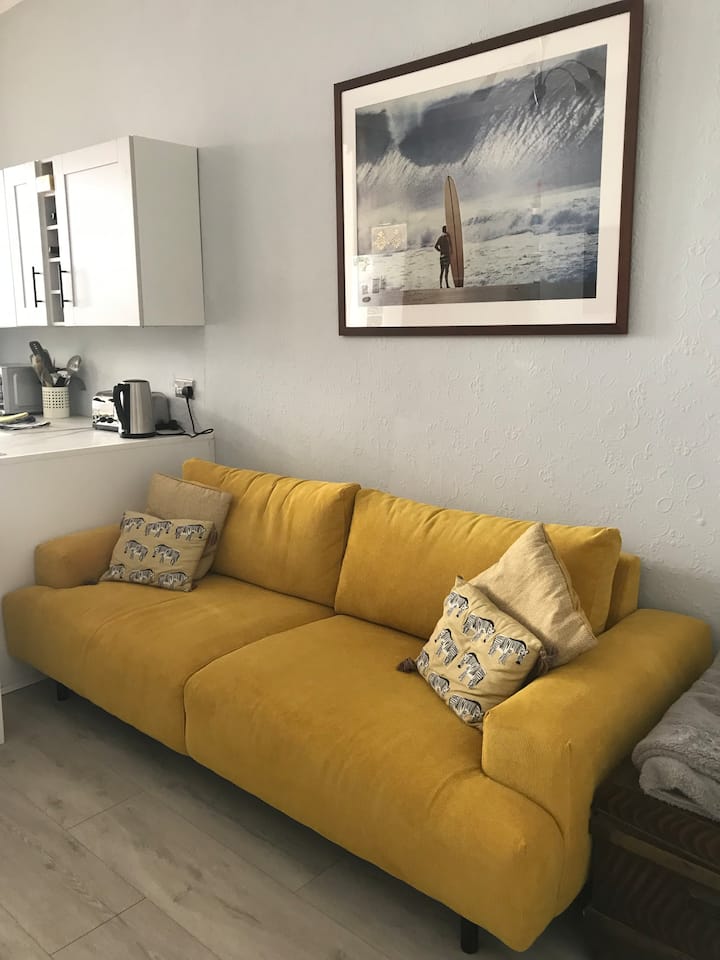 Stunning Seaview Two Bed Apartment - Boscombe