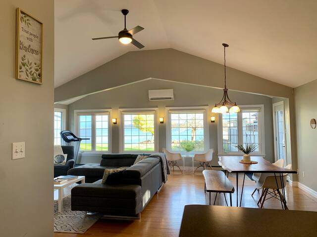 Luxury Oceanfront Sauna, Hot Tub, Pool Retreat! gallery image 3