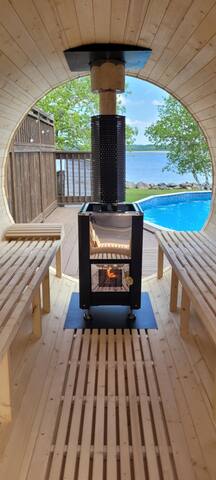 Luxury Oceanfront Sauna, Hot Tub, Pool Retreat! gallery image 2