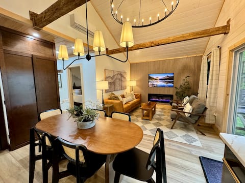 Top performing Airbnb: Cozy Lakefront Cottage | Dock | Kayaks | Fire pit in Eagle Bay