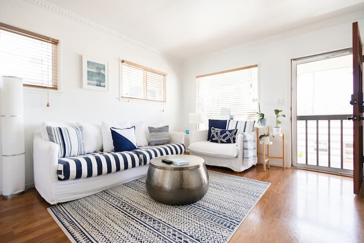 Airy Beach Apt! Less Than 100 Steps From The Water - Redondo Beach, CA