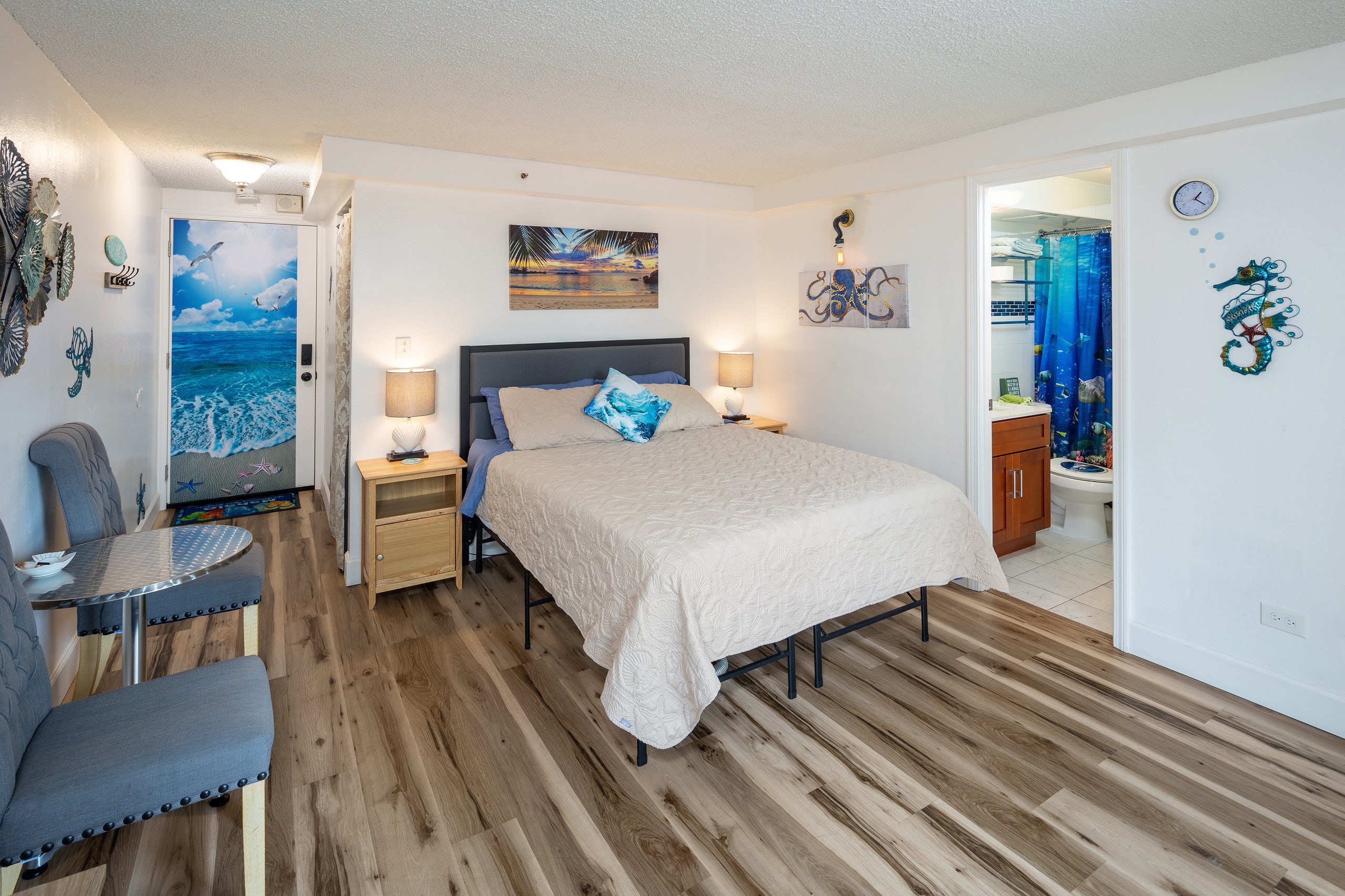 Condo in Honolulu · ★4.84 · Studio · 1 bed · 1 bath - Image 4