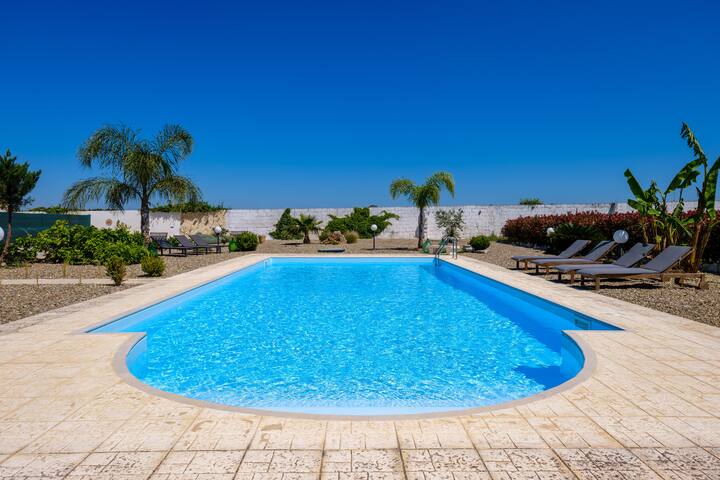 Villa Marinezzi con piscina privata in Salento gallery image 2