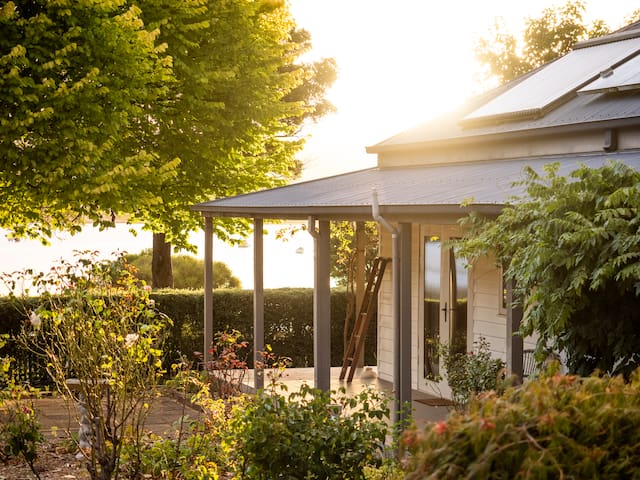 Bon Marché – Country Oasis With River Views