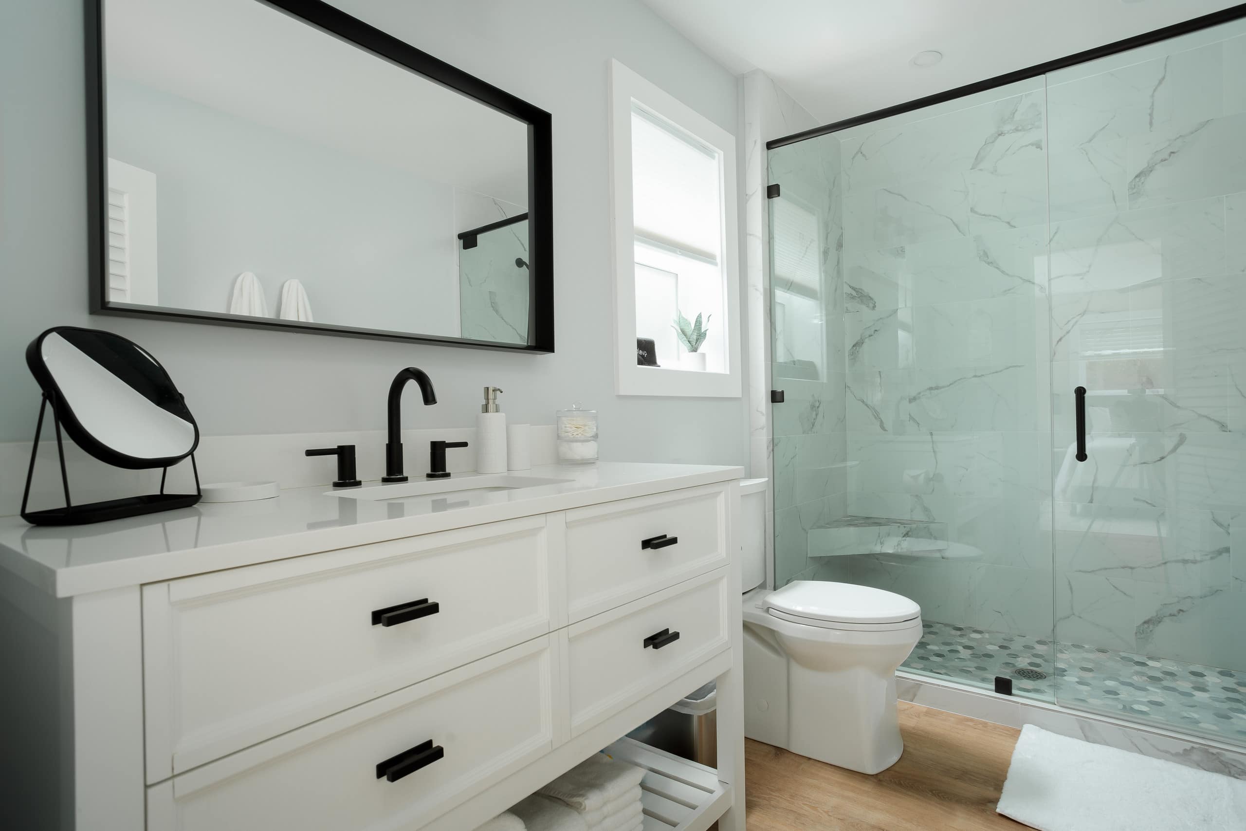 Hale 'Io • Remodeled 2/2 Luxury • AC • Ocean View - Image 34