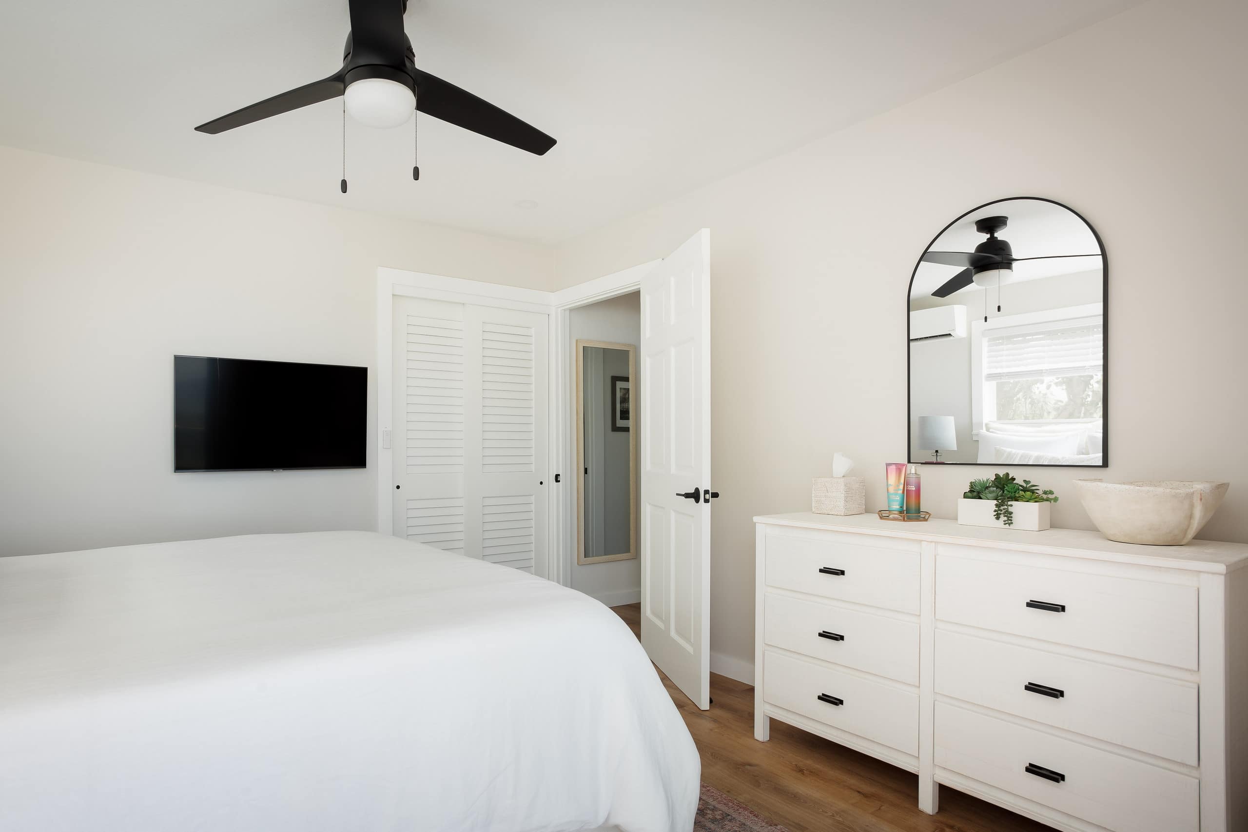 Hale 'Io • Remodeled 2/2 Luxury • AC • Ocean View - Image 20