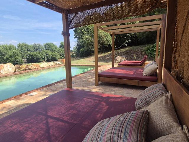 Spectacular Farmhouse “La Portalada Vermella” gallery image 3