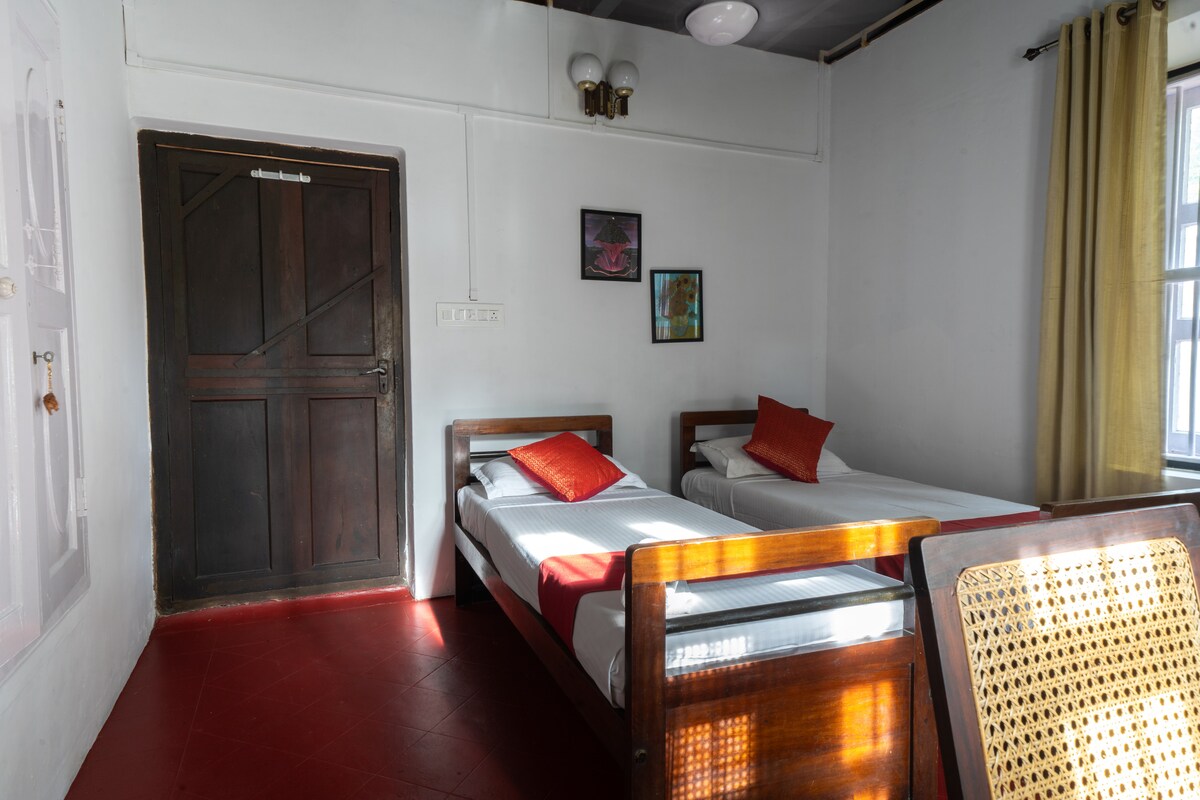 საძინებელი 4