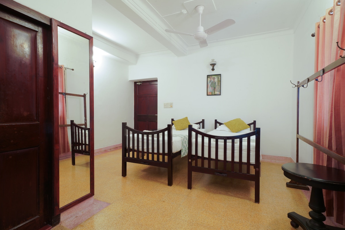 საძინებელი 1