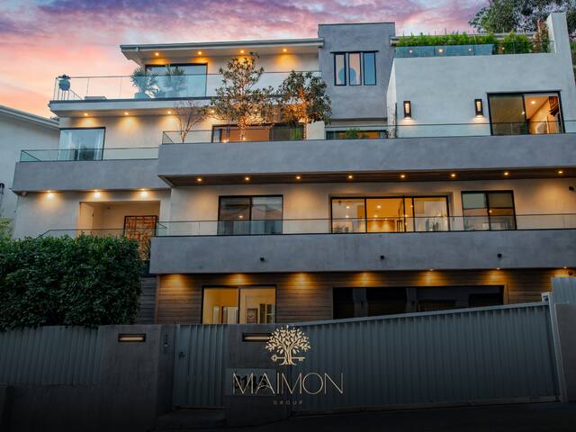 Luxurious 5BR Tri-Level Retreat in Hollywood Hills
