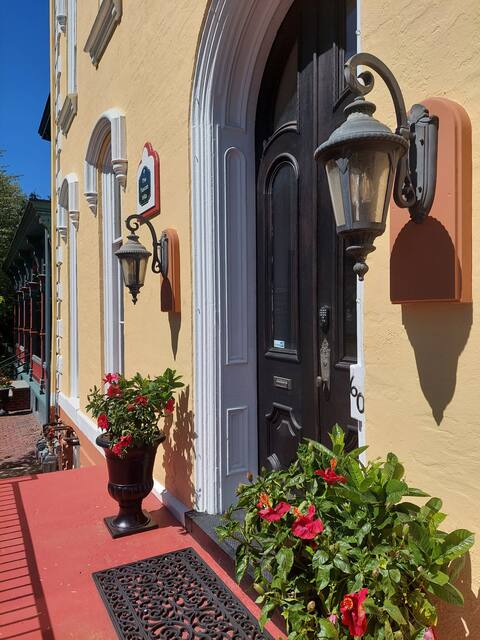 The Tuscan Villa in Downtown Lewisburg