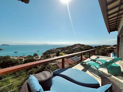 House and breathtaking view in João Fernandes.