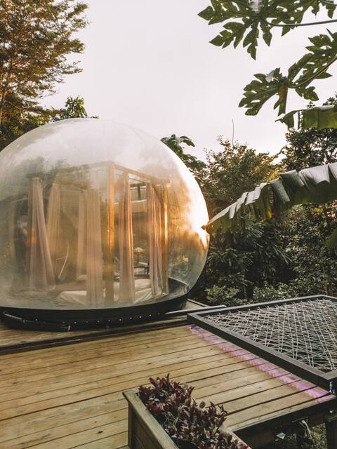 Bubble Glamping Retreat with Private Jacuzzi