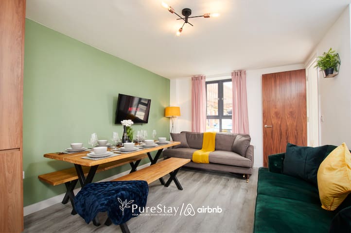 Spacious 5-bedroom Manchester Retreat by PureStay