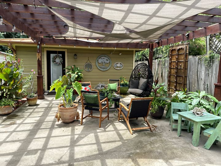 Peaceful, Private Backyard Oasis - Corpus Christi, TX