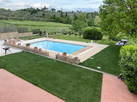Farmhouse in hamlet with pool, Vacavilla Exclusive