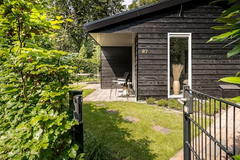 Rustic cottage Veluwe with natural view (no. 87)