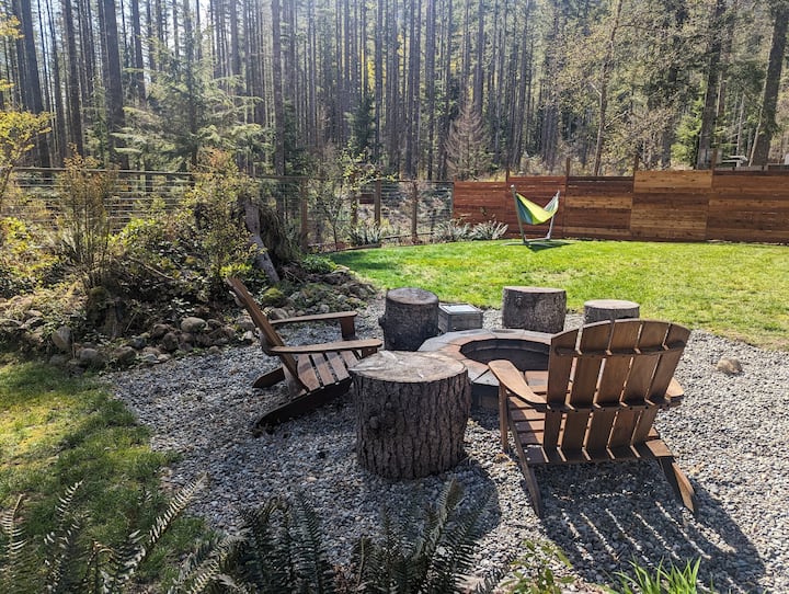 Cozy Rattlesnake Lake Rec Area Studio Cottage - North Bend, WA
