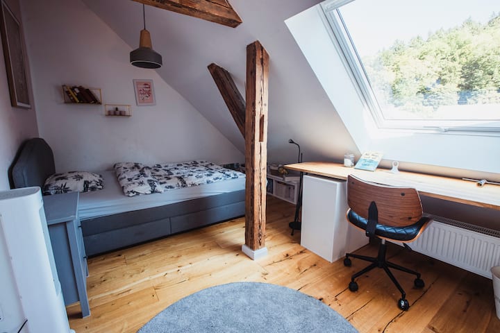 Schlafzimmer 2