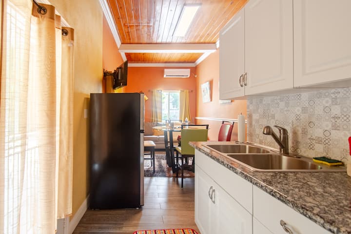 Adorable 1 Bedroom Unit 10minute Walk To The Beach - ナッソー