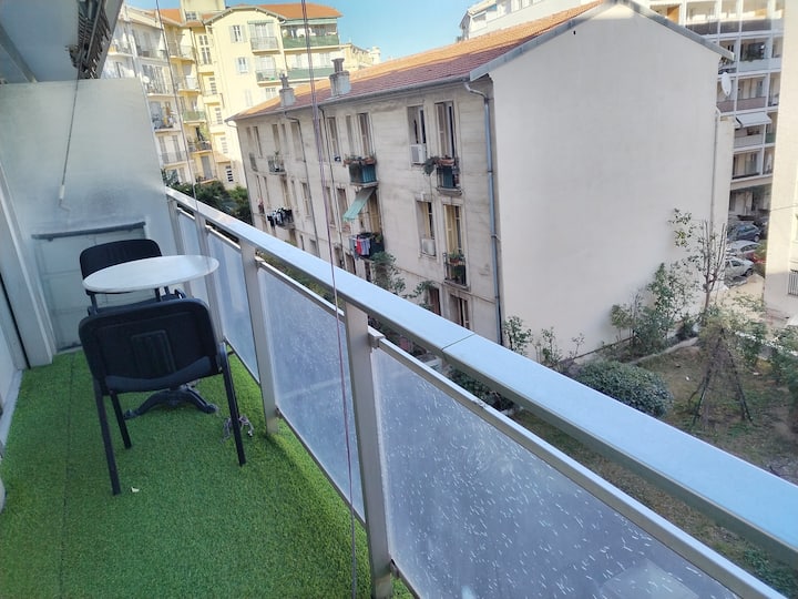 Superbe Appartement F1 Avec Grand Balcone A Nice - Nizza