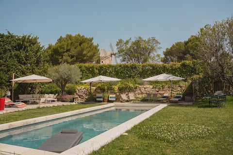 La Roucoulade family home between Aix Marseille